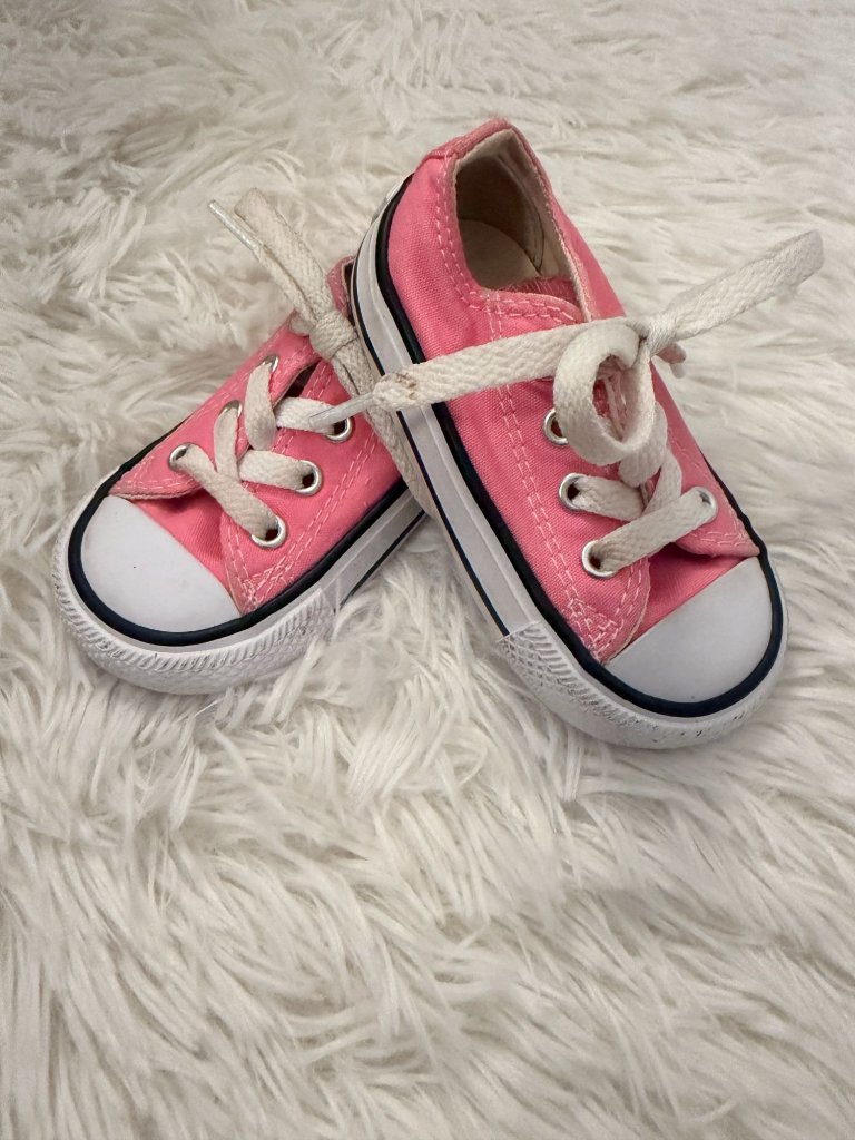 Converse Pink Chuck Taylor All Star Infant Toddler Low Top Sneakers Size 4